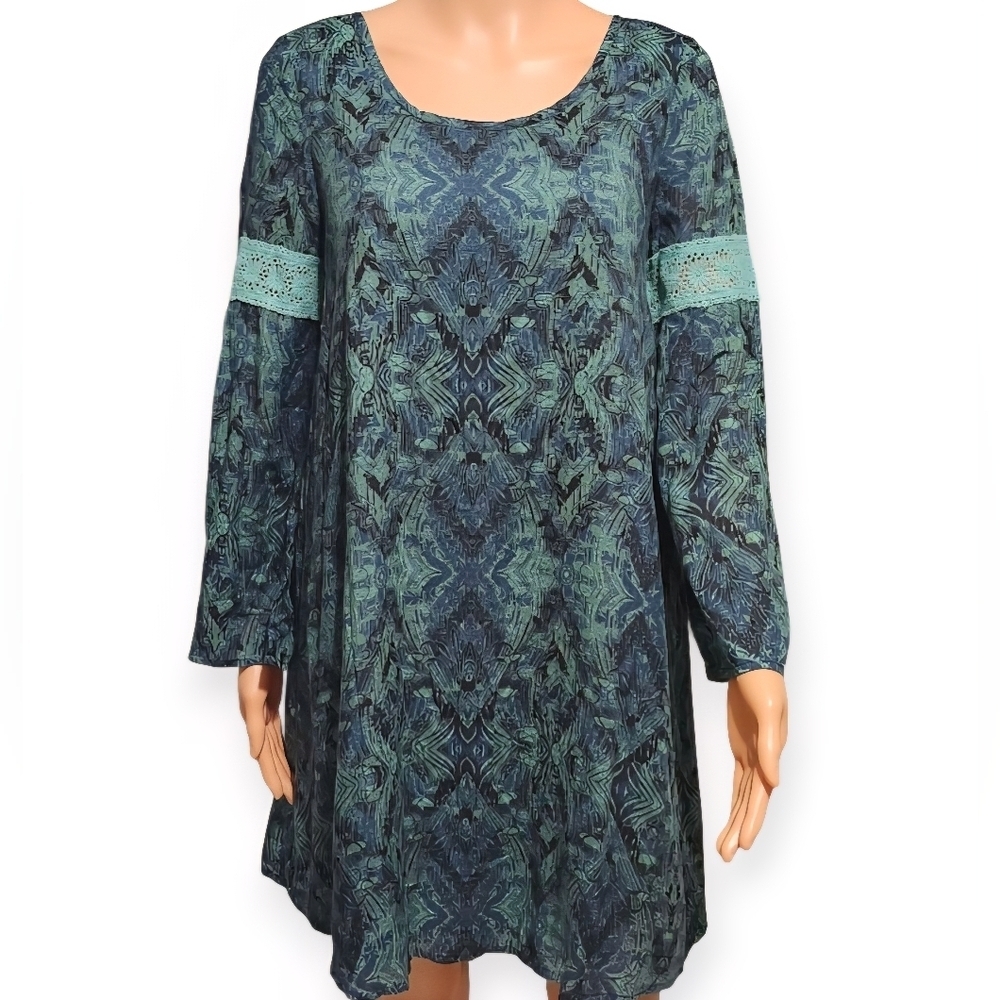 Sun & Shadow Blue and Green Patterned Dress. Size XS.